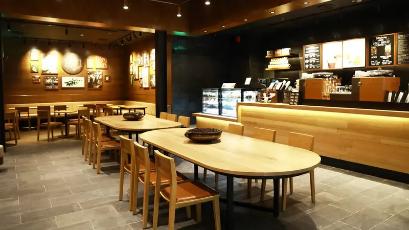 Starbucks marketing strategies: Interior of Starbucks in India
